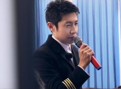 撒貝南：風光背後有淚水，母親去世後追悔莫及，加倍對父親妻兒好