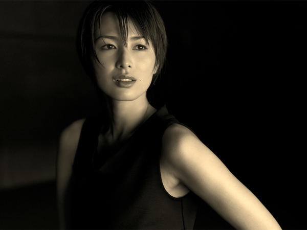 她真的長了一張“從沒年輕過”的臉吧？