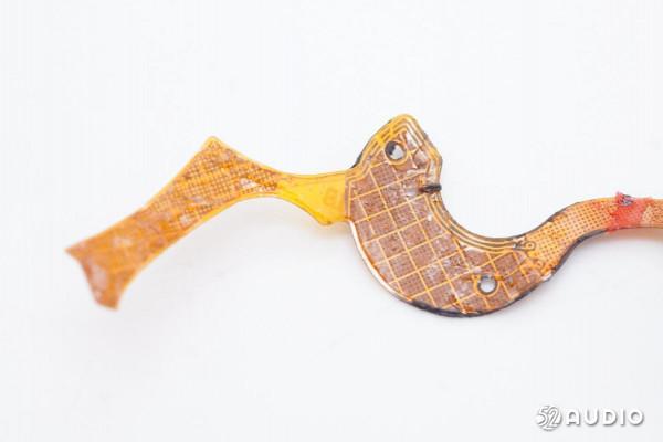 黑鯊鳳鳴真無線藍芽耳機拆解，自研超低延時，支援遊戲超低延時