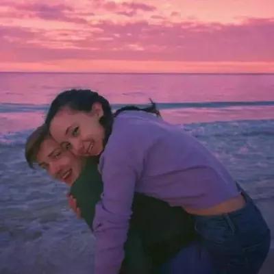 又到一年情人節，想要維繫感情儀式感要有，那個男人鮮花換成紅包