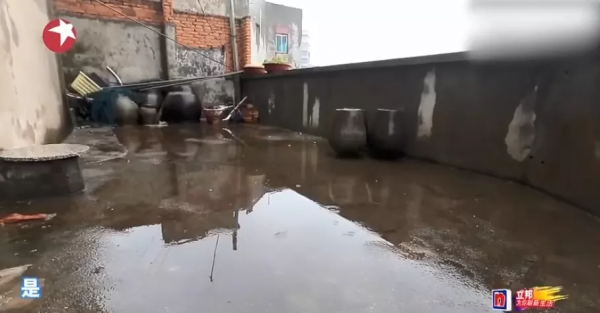 同樣花了130萬,爆改懸崖之上老破危房,真的太牛了 同樣花了130萬,爆改懸崖之上老破危房,真的太牛了