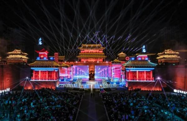 成龍動作電影周閉幕看點：吳京凍成喜劇人，肖戰與成龍合唱太燃