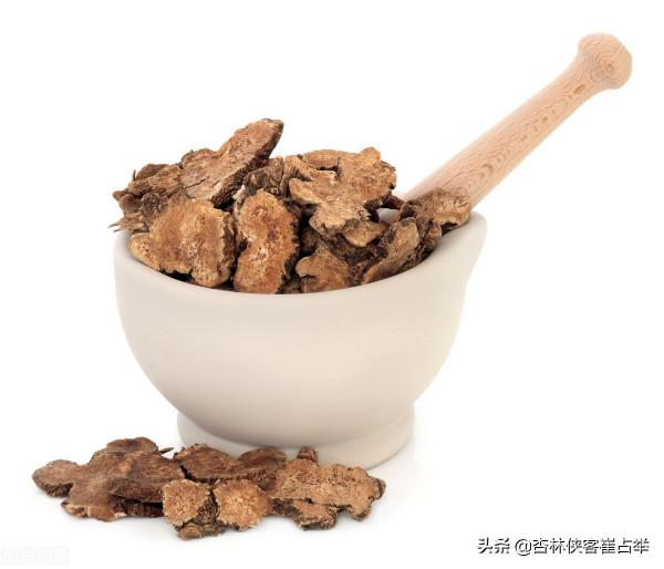 體內有溼熱難調怎麼辦？兩味藥，助你緩解口苦、臉上出痘的症狀