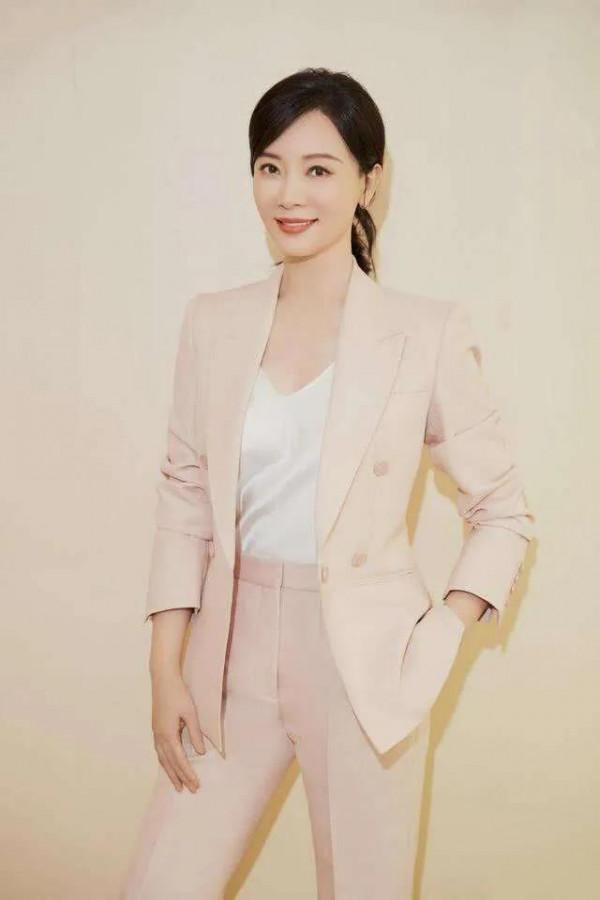 陳數：霸道總栽，又美又颯