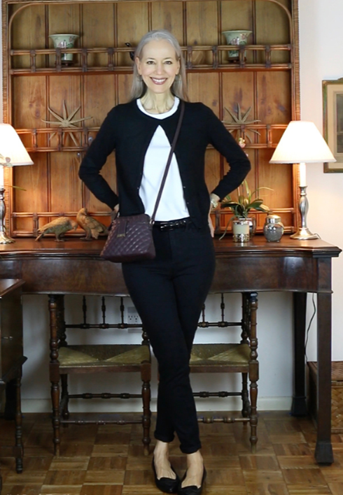 入秋之後建議少穿闊腿褲,跟這位奶奶學“九分小腳褲”搭配更時髦 入秋之後建議少穿闊腿褲,跟這位奶奶學“九分小腳褲”搭配更時髦