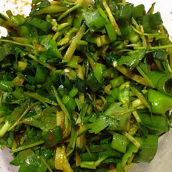 老虎菜,口味鮮香辣,清爽開胃 老虎菜,口味鮮香辣,清爽開胃