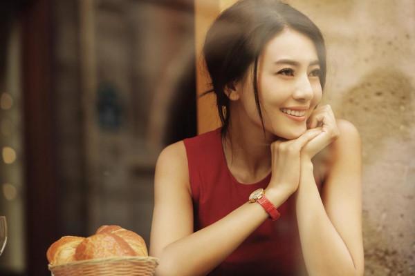 7位被星探挖掘的明星,雷佳音廁所遇貴人,高圓圓啃雞腿太美 7位被星探挖掘的明星,雷佳音廁所遇貴人,高圓圓啃雞腿太美