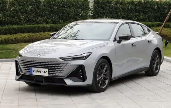 五大重磅“燃油車”，都有雙重“殺手鐧”，誰最符合國人的胃口？