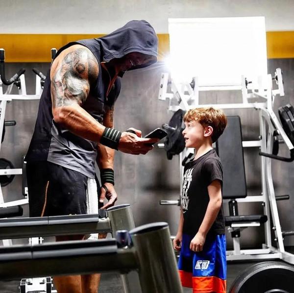 居家運動‖肌肉男強森有沒有給你帶來壓迫力