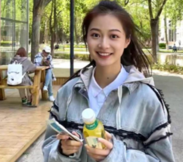 馮琳參加春晚彩排，能力顏值均線上，別人家的女兒怎能如此優秀