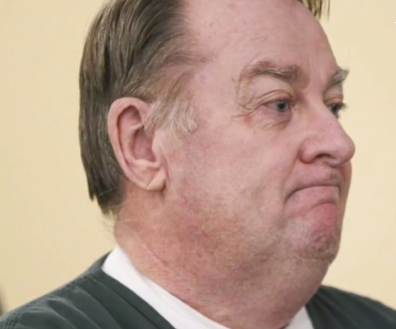 79年美國18歲女孩身中29刀遇害，父子警察調查39年憑血跡抓到真兇