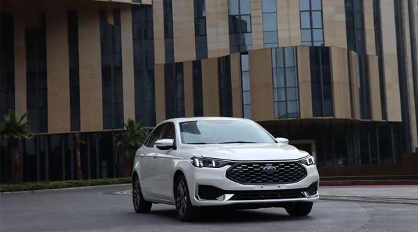 福睿斯VS軒逸經典!一場不同時代的比拼? 福睿斯VS軒逸經典!一場不同時代的比拼?