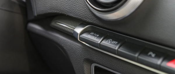 四環五缸400匹的超級鋼炮——奧迪RS3 四環五缸400匹的超級鋼炮——奧迪RS3