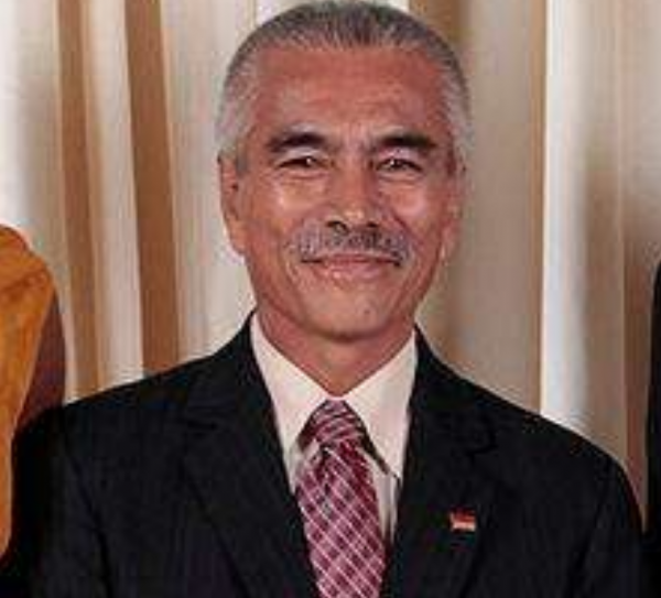 華裔總統湯安諾：上任就與中國斷交，面臨亡國危機後又向中國求援