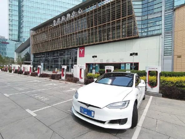 特斯拉:是時候從直營轉戰4S店了 | 中國汽車報 特斯拉:是時候從直營轉戰4S店了 | 中國汽車報