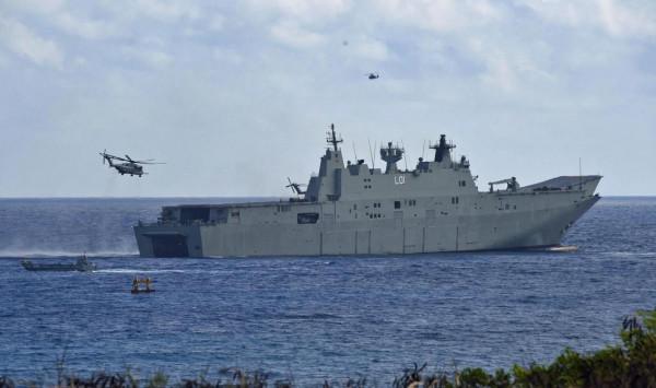 “堪培拉”級兩棲攻擊艦圖集（118圖）