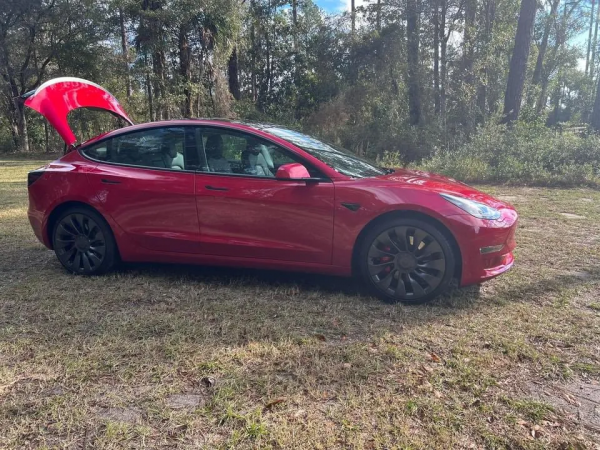 新能源汽車保費大漲，車主喊特斯拉保險趕緊來中國