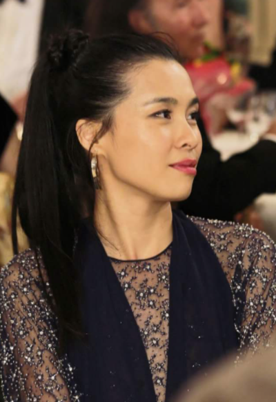 廣東打工妹逆襲！26歲嫁入王室，成歐洲第一位華裔王妃，憑什麼？