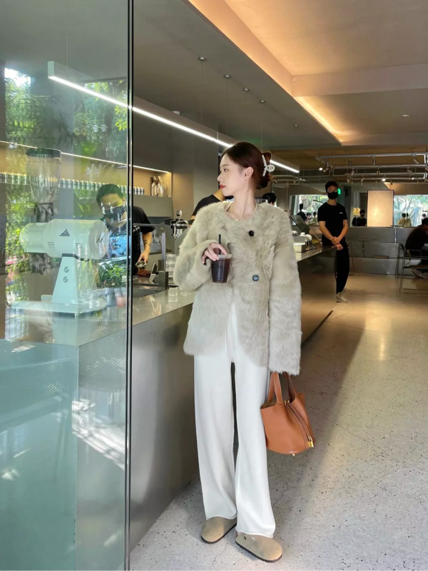 還在穿“打底褲”嗎?現在流行這麼穿,保暖又顯瘦 還在穿“打底褲”嗎?現在流行這麼穿,保暖又顯瘦