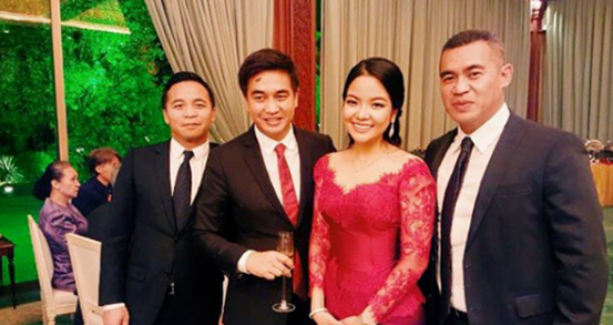 24歲柬埔寨公主自信曬中國大學畢業證，笑容甜美，穿蕾絲襯衫好美