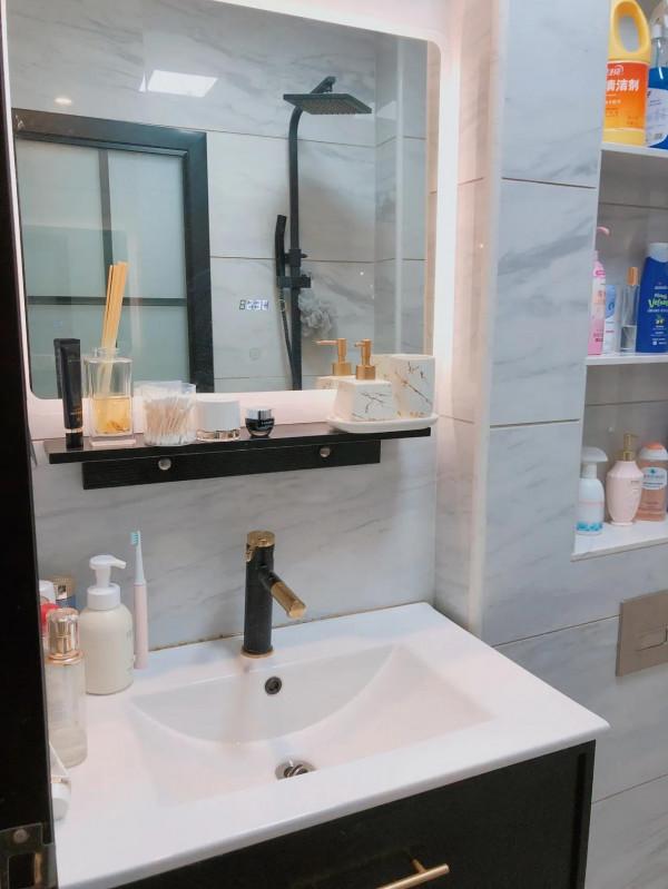 獨居女孩的第一套房67平的小戶型住宅兼工作