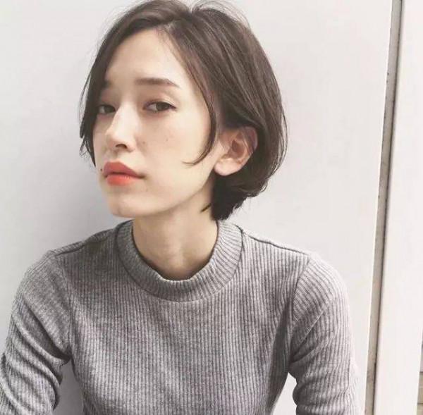 女人到50歲想要有氣質，這4種髮型儘量避開，容易顯老還有大媽感