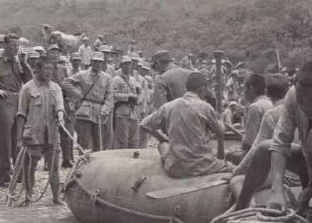 中央書記處會議，鄧小平彙報管轄範圍，毛主席：加上臺灣，很重要