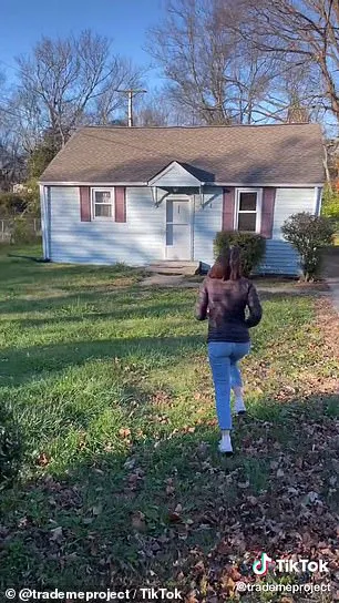 外國妹紙想用一個小發卡,跟別人換一棟房子,最後居然成功了 外國妹紙想用一個小發卡,跟別人換一棟房子,最後居然成功了