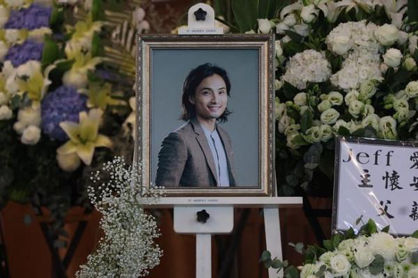 回顧2021年離世的14位知名港星，每一位都令人十分不捨