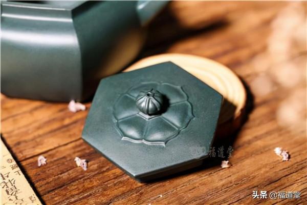 少見的民國綠紫砂方器(附泡養一週的效果圖) 少見的民國綠紫砂方器(附泡養一週的效果圖)