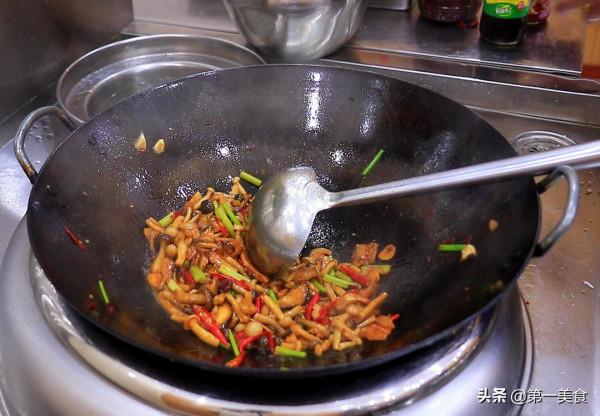 “菌菇”這樣做比紅燒肉還香，嫩滑可口，營養豐富，零難度零技巧