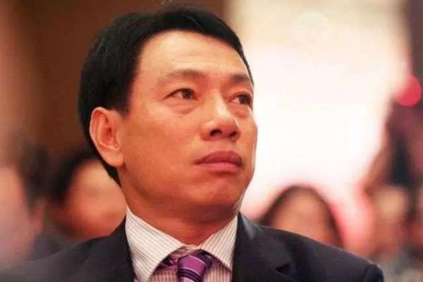 福建窮小子，小學沒畢業，逆襲成福州首富，身家580億卻偷稅