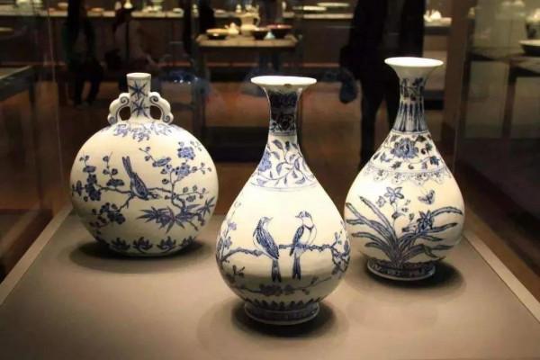 不喝酒的康熙因為一場病，迷上西醫，討厭巧克力，卻愛上了葡萄酒