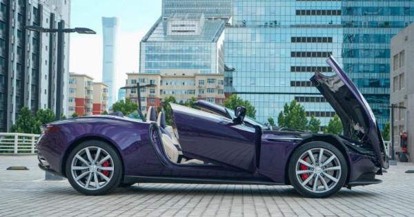 300萬買輛英倫跑車，“牛馬倫”心想：這是老哥