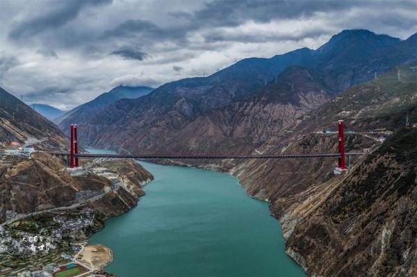 10億造價“川藏第一橋”,斬獲橋樑界“諾貝爾獎”,又是中國奇蹟 10億造價“川藏第一橋”,斬獲橋樑界“諾貝爾獎”,又是中國奇蹟