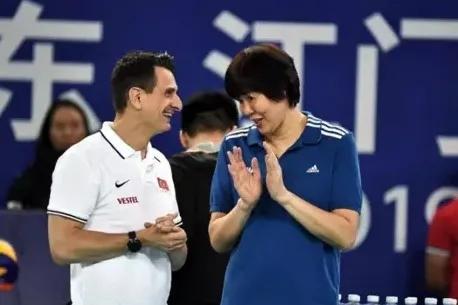 女排公開選帥！郎導無緣，接班人安家傑去了省隊，要不請古德蒂來