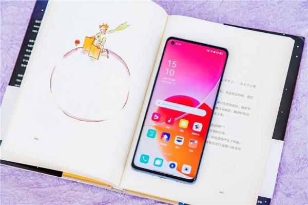 能讓無數女生心動 公認自拍美且自然的四款高顏值手機 能讓無數女生心動 公認自拍美且自然的四款高顏值手機