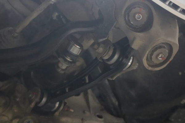 翻新一輛“破爛不堪”的路虎攬勝，匠心修復，滿血復活變新車