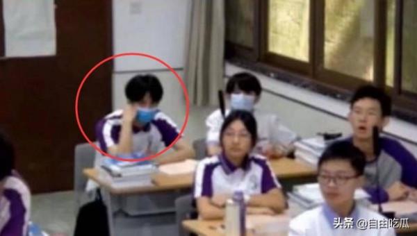 宋亞軒被質疑違規入學,重慶市教委回應:誰舉報誰舉證 宋亞軒被質疑違規入學,重慶市教委回應:誰舉報誰舉證