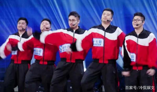 水木年華登臺演出,卻被23歲評委嘲諷,應了張學友當年說的什麼? 水木年華登臺演出,卻被23歲評委嘲諷,應了張學友當年說的什麼?