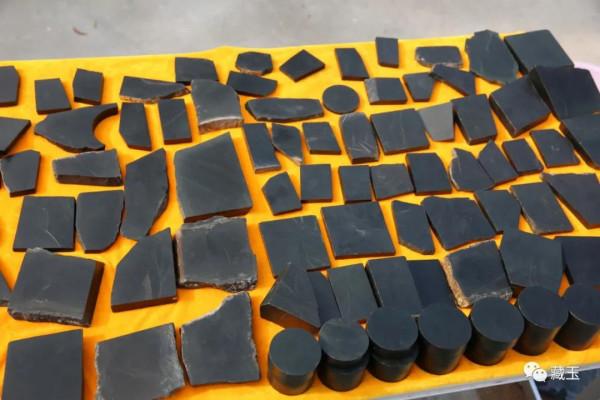 和田玉五不買：黑不買廣西，白不買羅甸，沁不買唐河……