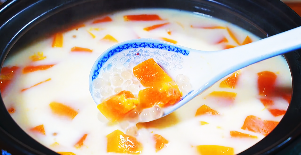 女人40歲別太節儉，常吃9種“零嘴”，滋陰補血，氣色紅潤顯年輕