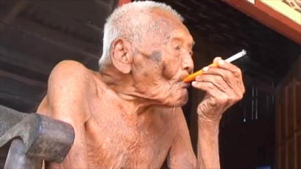 印尼長壽老人146歲，斷食離開，他說：相對孤獨，死亡不算什麼
