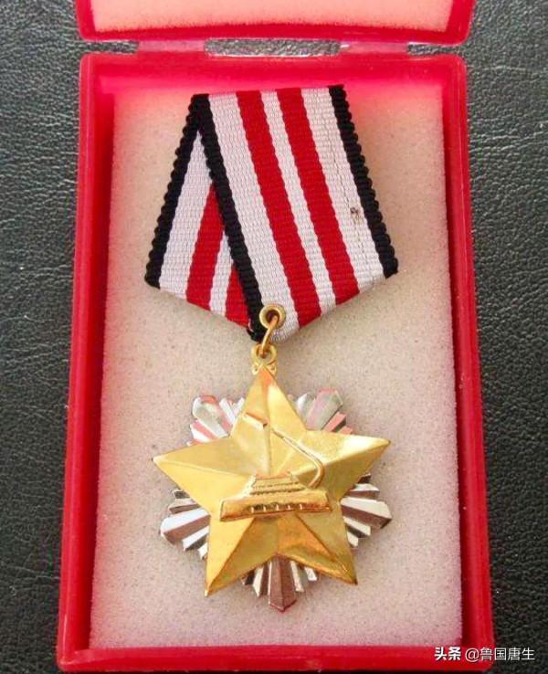 給大家講述一段戰友榮立二等功的光榮事蹟