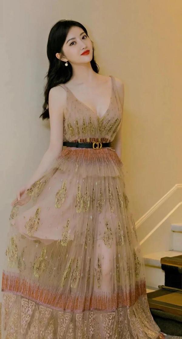 著名演員景甜，真的很甜，美麗大方