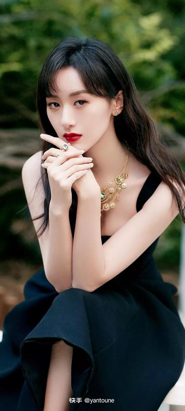 演員譚松韻、袁冰妍、甘婷婷、宋祖兒美照。你最喜歡誰? 演員譚松韻、袁冰妍、甘婷婷、宋祖兒美照。你最喜歡誰?