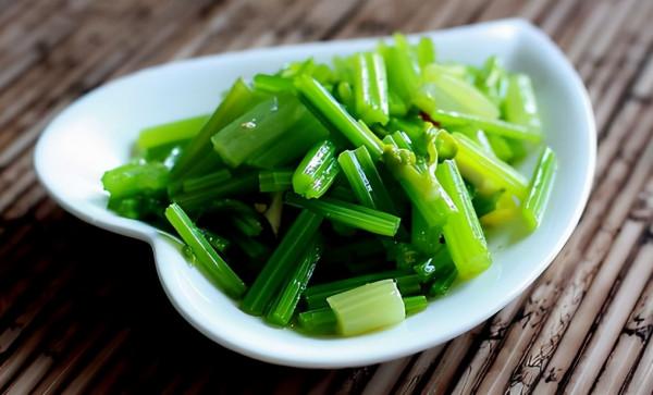 才知道，“西芹”和“山芹”區別這麼大，看完明白了，別再買錯啦