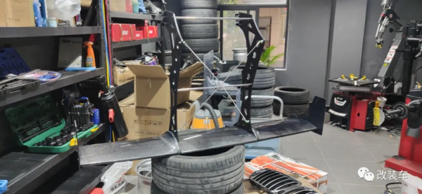 全車CDM姿態改裝的吉利繽越,從上班玩到自己開店才算畢業 全車CDM姿態改裝的吉利繽越,從上班玩到自己開店才算畢業