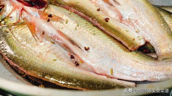 12月,碰到這魚我從不還價,一次買20條醃起來,隨吃隨取,特省事 12月,碰到這魚我從不還價,一次買20條醃起來,隨吃隨取,特省事