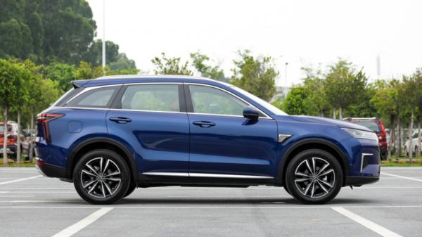 啟辰星對比榮威RX5：確定不是在比誰螢幕大？